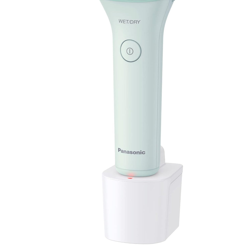 Panasonic ES-WL60 en la ducha: afeitado cómodo y rápido gracias a su impermeabilidad.