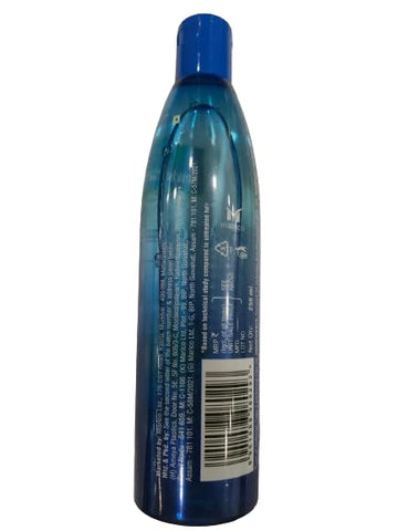 Parachute Advansed Aloe Vera Enriquecido Aceite Coco Cabello No-Grasa: textura ligera y absorción rápida.