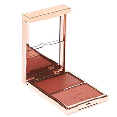 Patrick Ta Major Headlines Creme-Poudre Duo, texture soyeuse pour un éclat naturel.