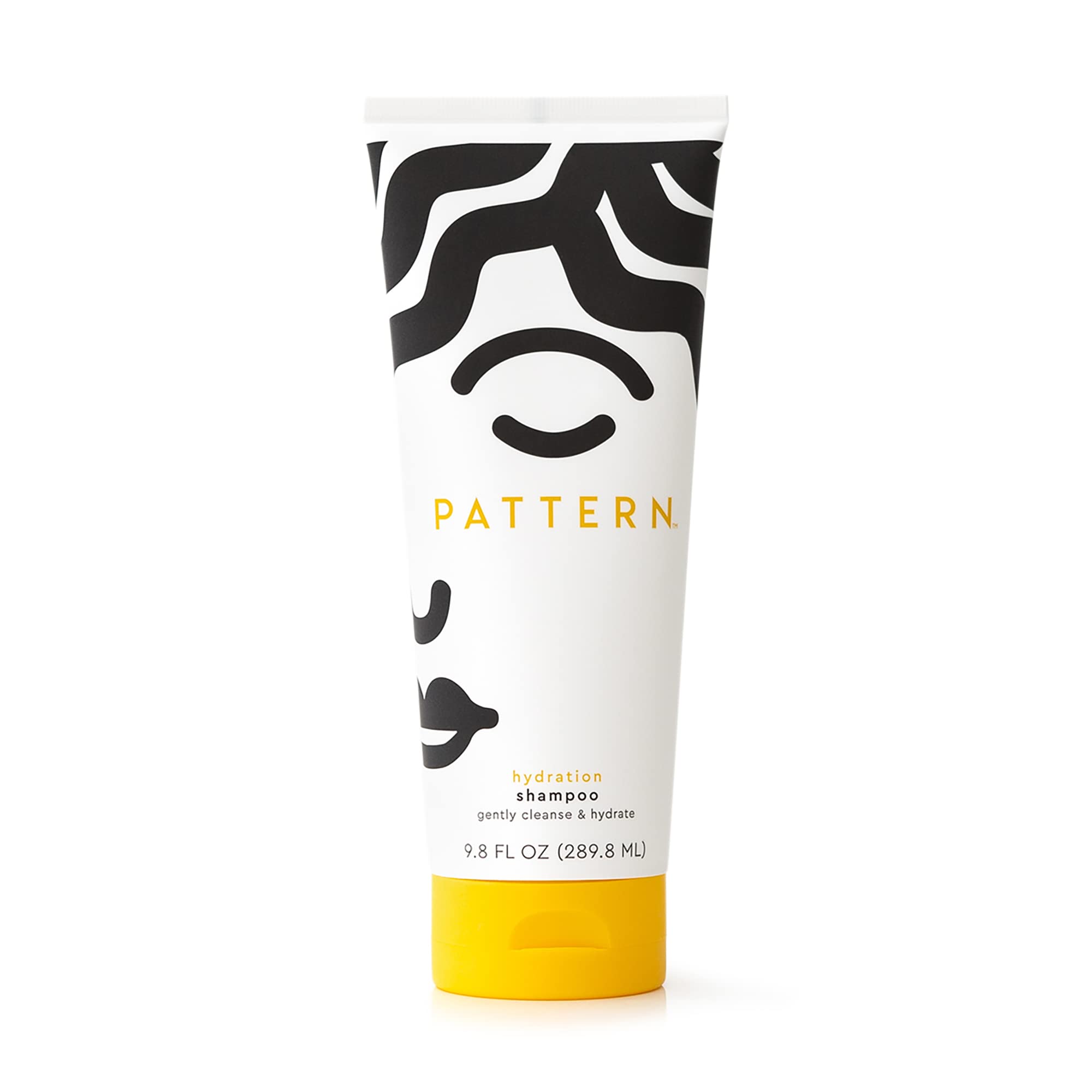 PATTERN Champú de hidratación con miel y aloe vera para cabello rizado suave.