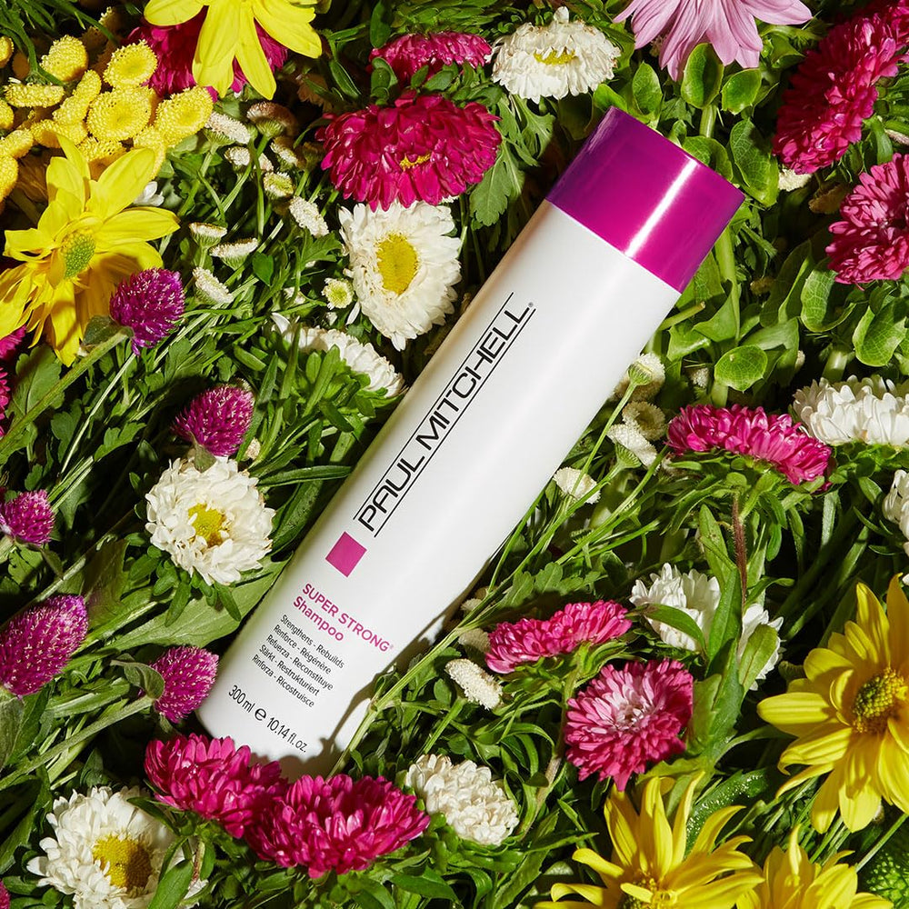 Aplicación suave de Paul Mitchell Fortificante en la palma para cabello frágil