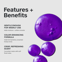 Application facile du shampooing violet platine sur cheveux blonds.