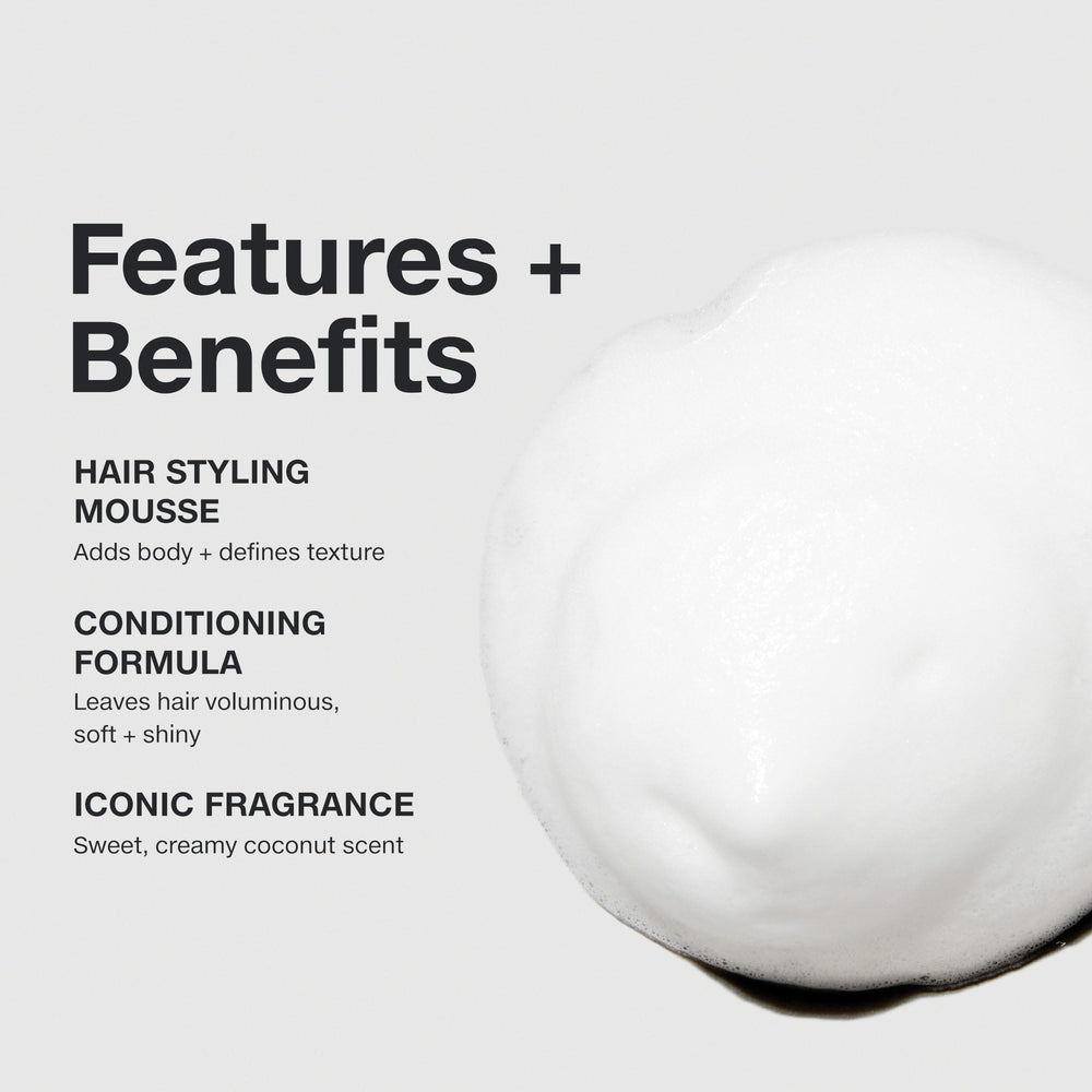 Paul Mitchell Sculpting Foam controla flyaways y suaviza la superficie capilar.