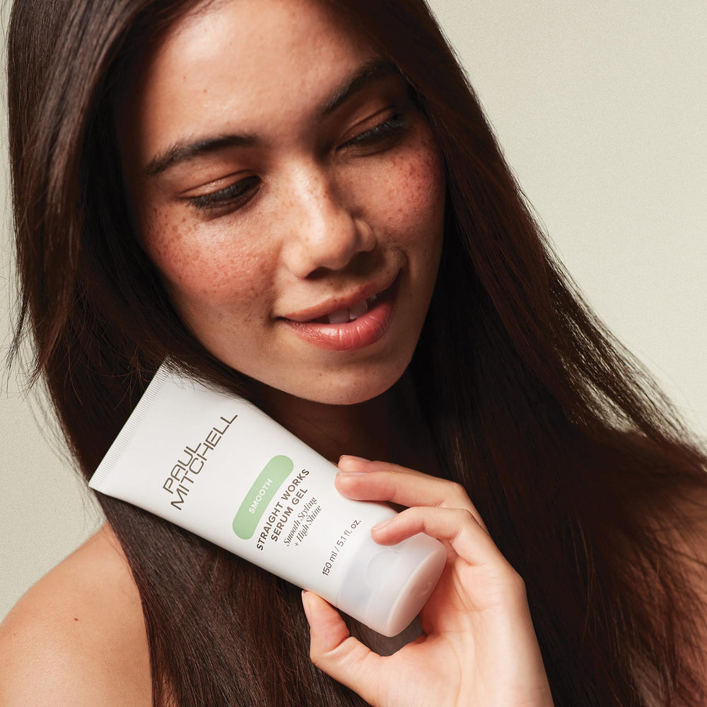 Gel Paul Mitchell Straight Works ayuda a controlar la humedad para cabello liso