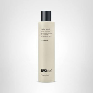PCA SKIN envase compacto, perfecto para viajes y rutinas.