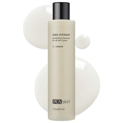 PCA SKIN exfoliante facial diario en botella para limpieza suave.