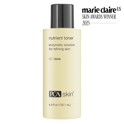 PCA SKIN Nutrient Face Toner: aplicación en rostro para refinado suave.