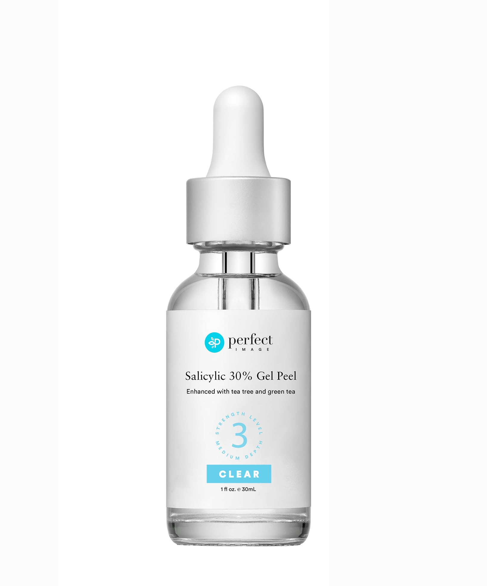Application du gommage salicylique Perfect Image sur peau nette et rafraîchie.