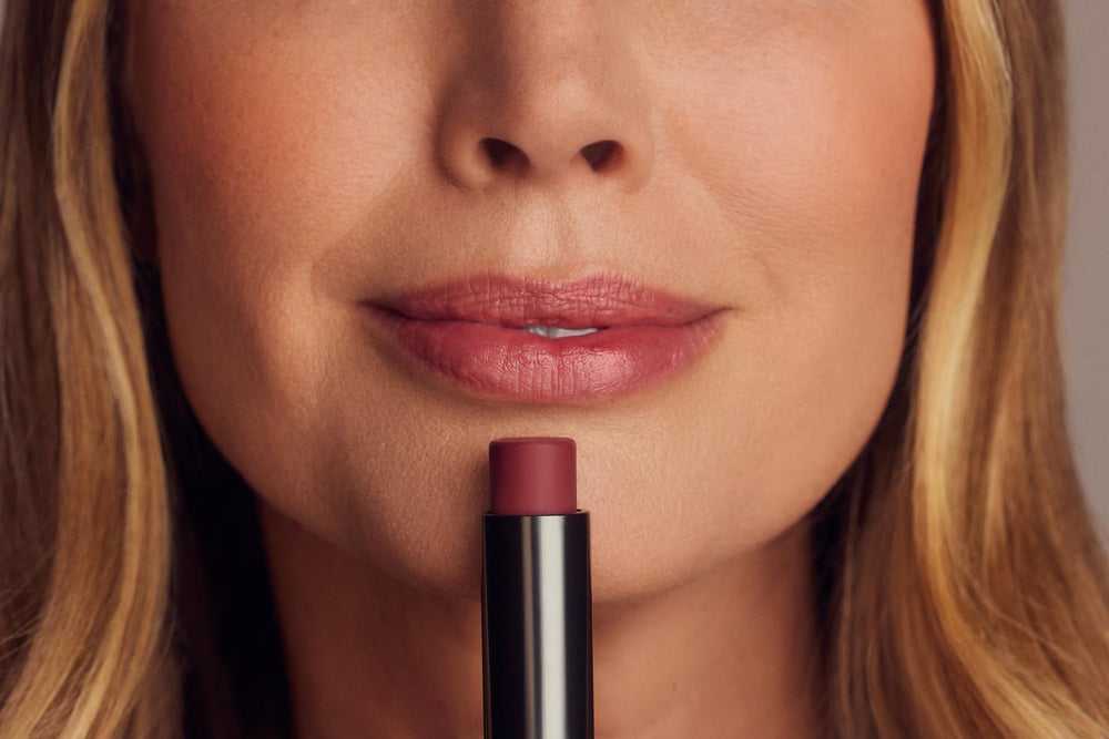 Perricone MD Barra de Labios No Maquillaje Rosa brinda cuidado ligero y color natural.