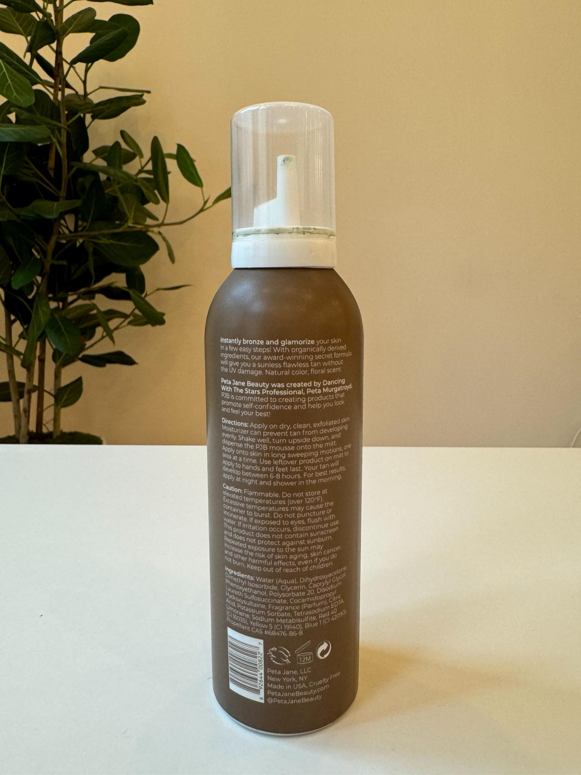 Fórmula vegana y cruelty-free de Peta Jane Ultra Dark Mousse para todo tipo de piel.