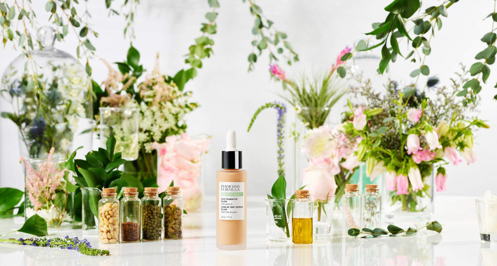 Ingredientes clave: jojoba, aloe y coco en Physicians Formula Elixir para hidratación suave.