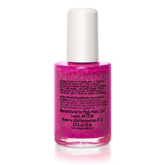 Pincel de Piggy Paint Glamour Girl aplicado suavemente en uñas infantiles.