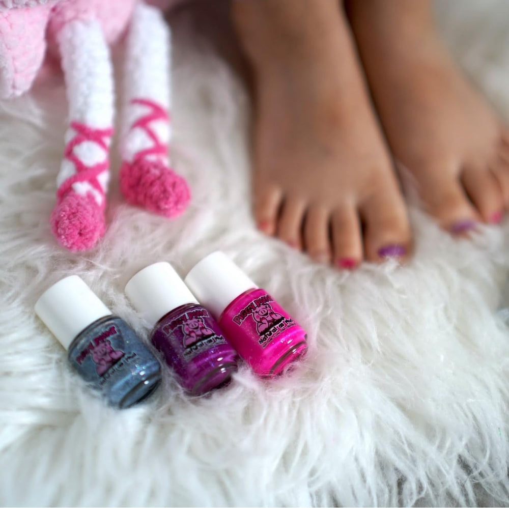 Piggy Paint Conjunto Sparkle muestra tres esmaltes seguros y brillantes