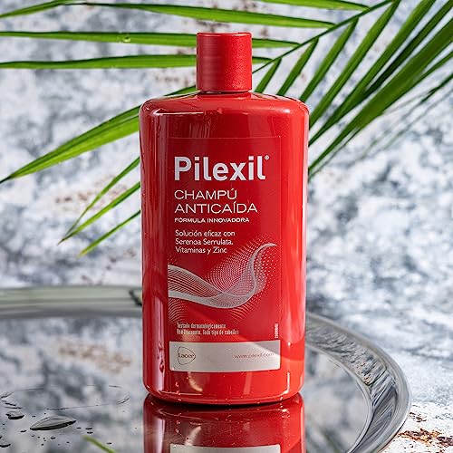 Shampoo PILEXIL Anticaída deja cabello limpio y sin residuos.