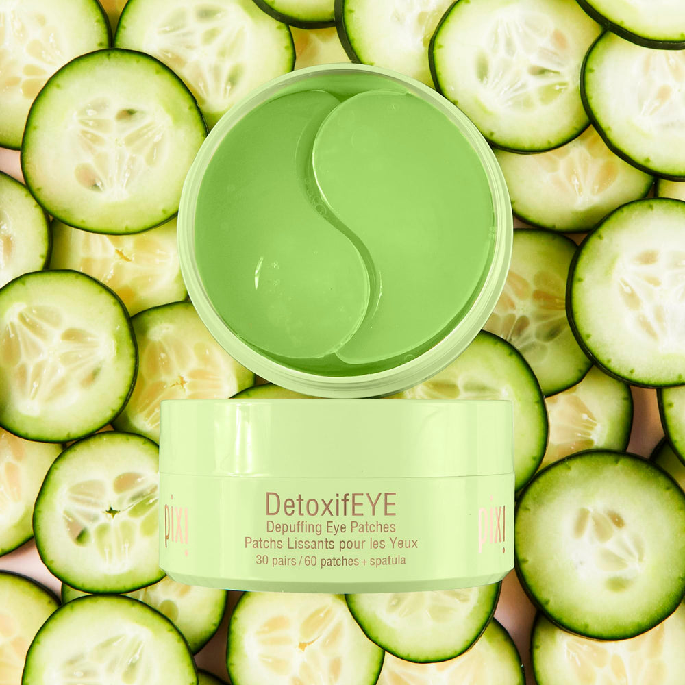 Uso matutino de DetoxifEYE para una mirada más fresca.