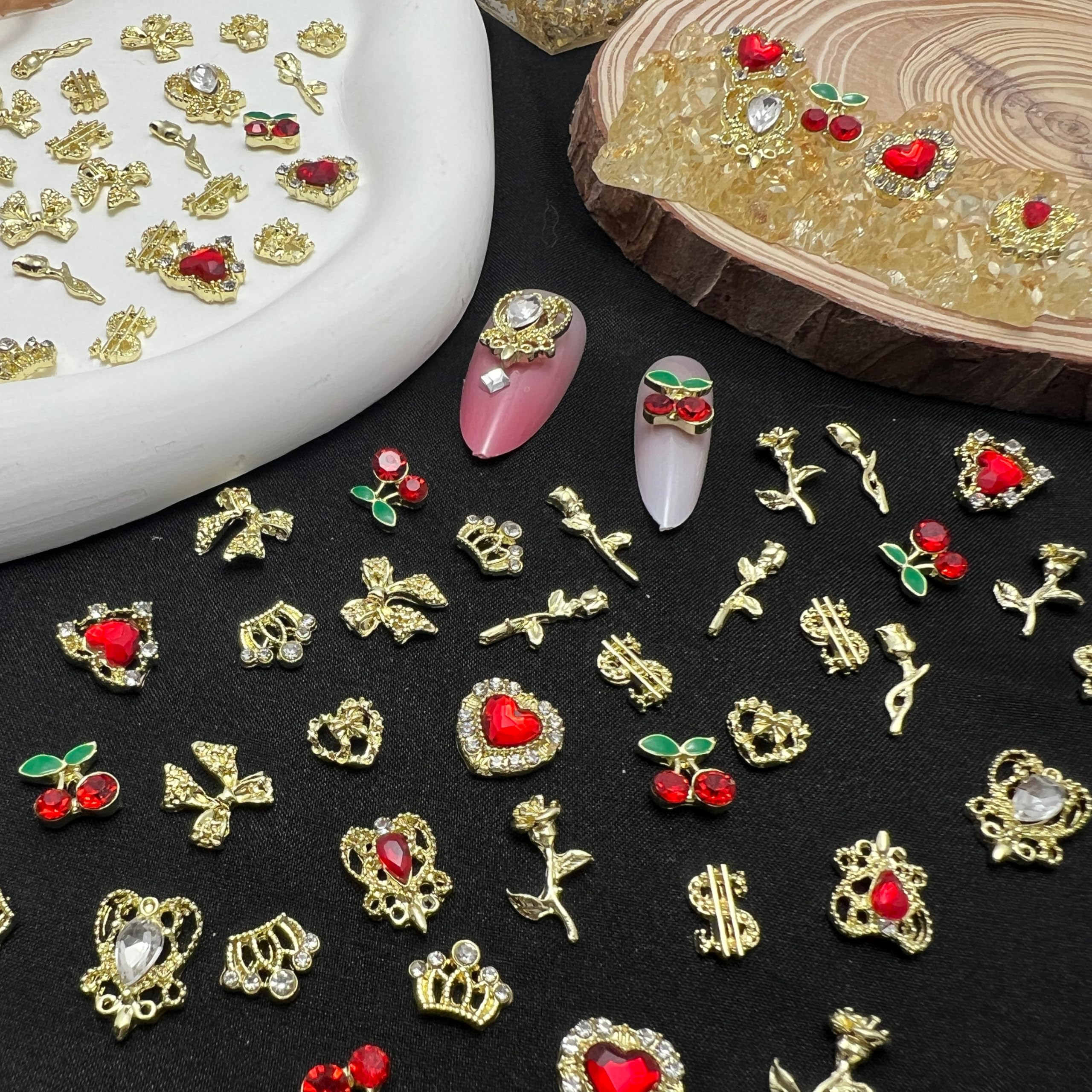 Pizadix adorno 3D cereza-dorada para uñas, añade acento brillante.