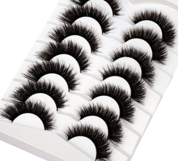 Pooplunch dramatic lashes to enhance eye definition