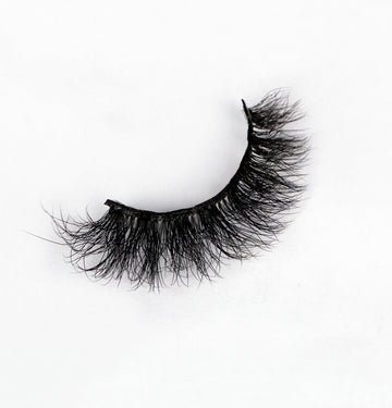 Pooplunch vegan cruelty-free lashes crafted from premium synthetic fibers