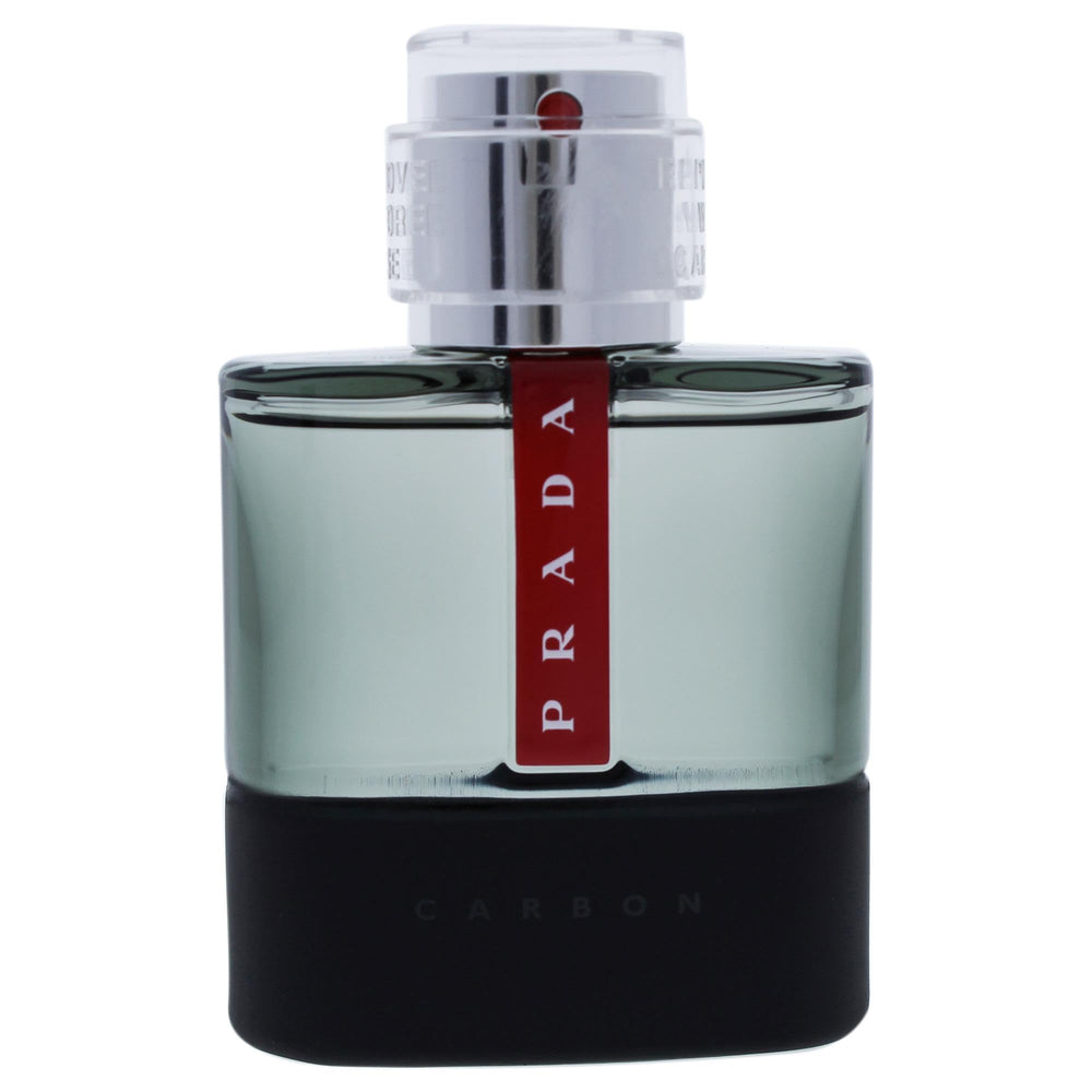 Prada Luna Rossa Carbon, atomizador en acción, pulverización suave para uso diario.
