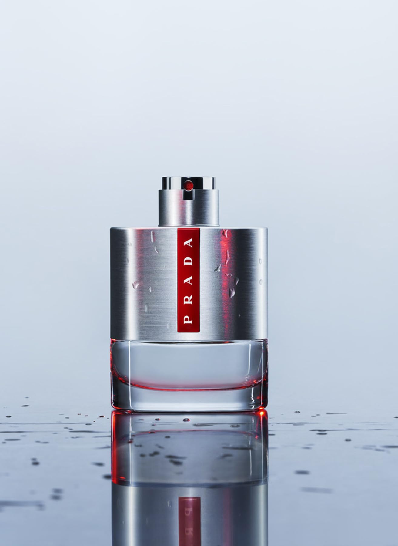 Prada Luna Rossa empaque: caja y diseño premium para regalo