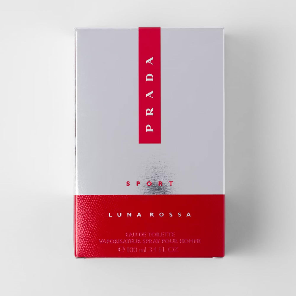 Prada Luna Rossa Sport, etiqueta frontal, diseño elegante para tu tocador.