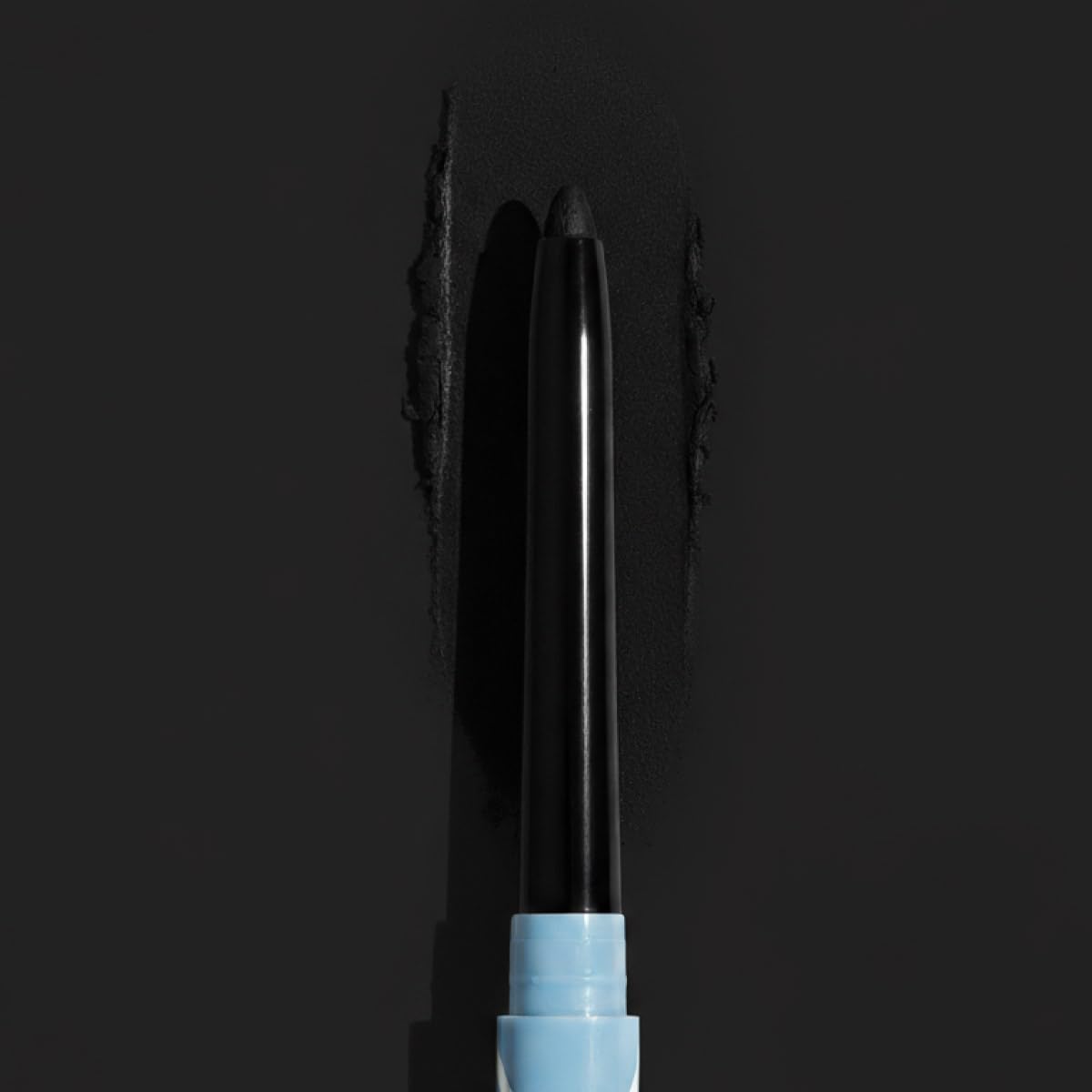 Noir, Bois et Saphir pour varier selon l’occasion.