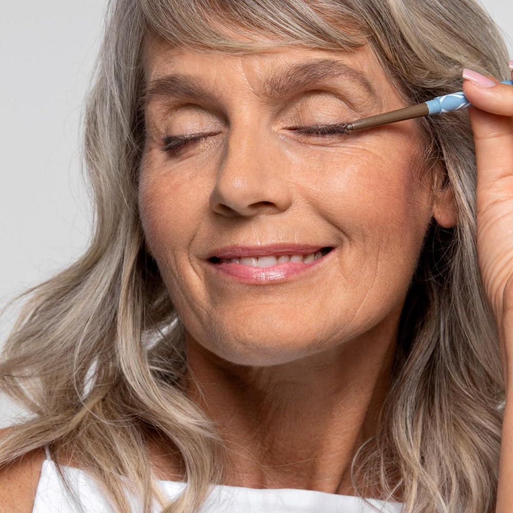 Difuminador integrado en PRIME PROMETICS PrimeEyes Glide Eyeliner para transiciones tenues
