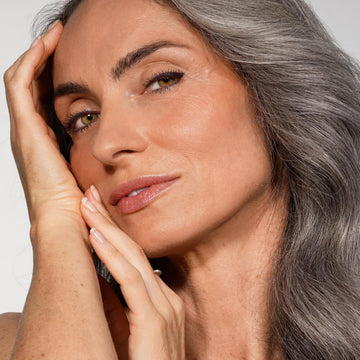 Prime Prometics PrimeEyes Glide en mora, ingredientes suaves para piel sensible