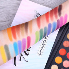 Prism Makeup textura ligera y suave para difuminar sin esfuerzo.