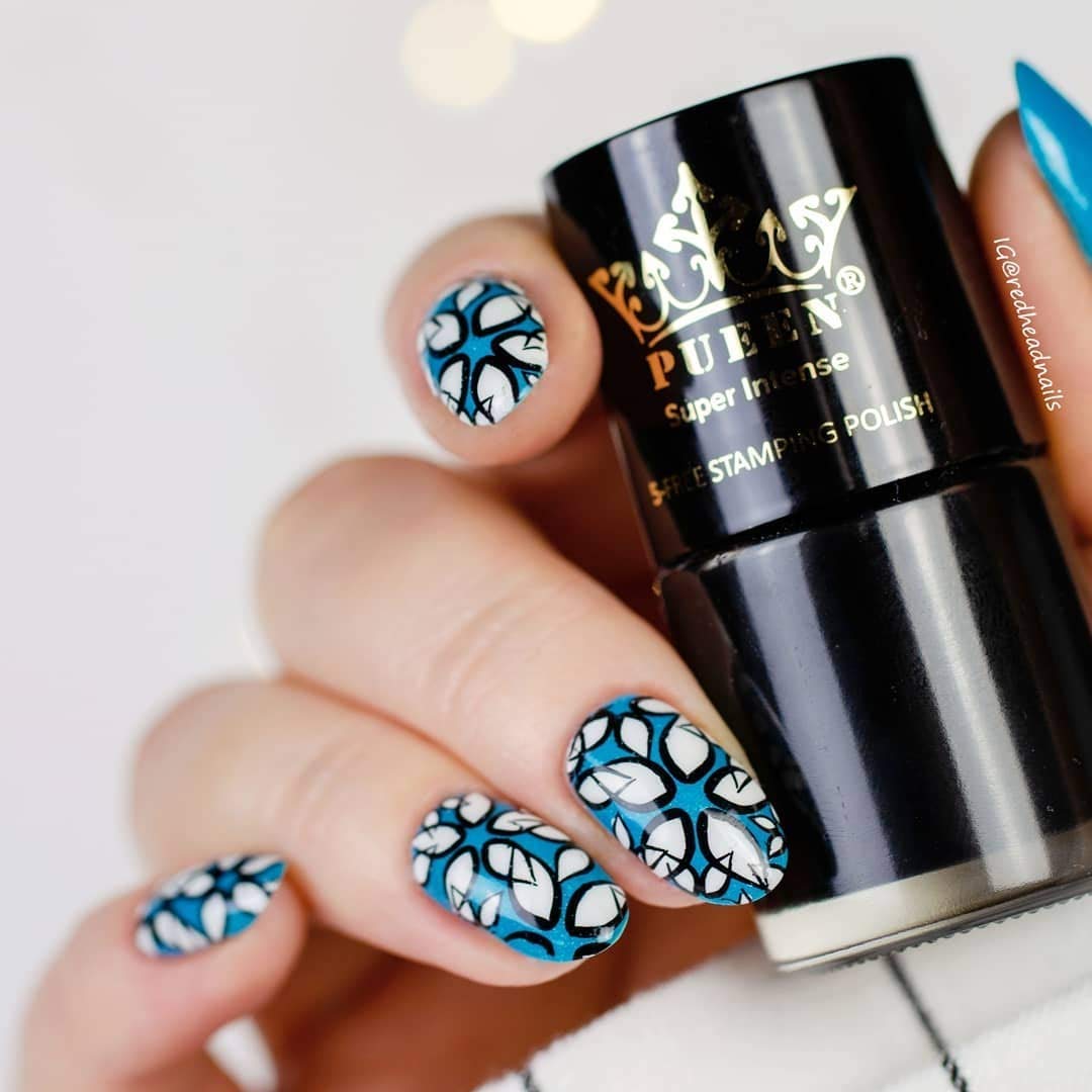 PUEEN MUST HAVE: diseño de stamping en uñas, precisión para patrones detallados.