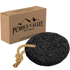 Pumice Valley pierre ponce naturelle en lave noire prête à l'usage pour exfolier et éliminer les peaux mortes.