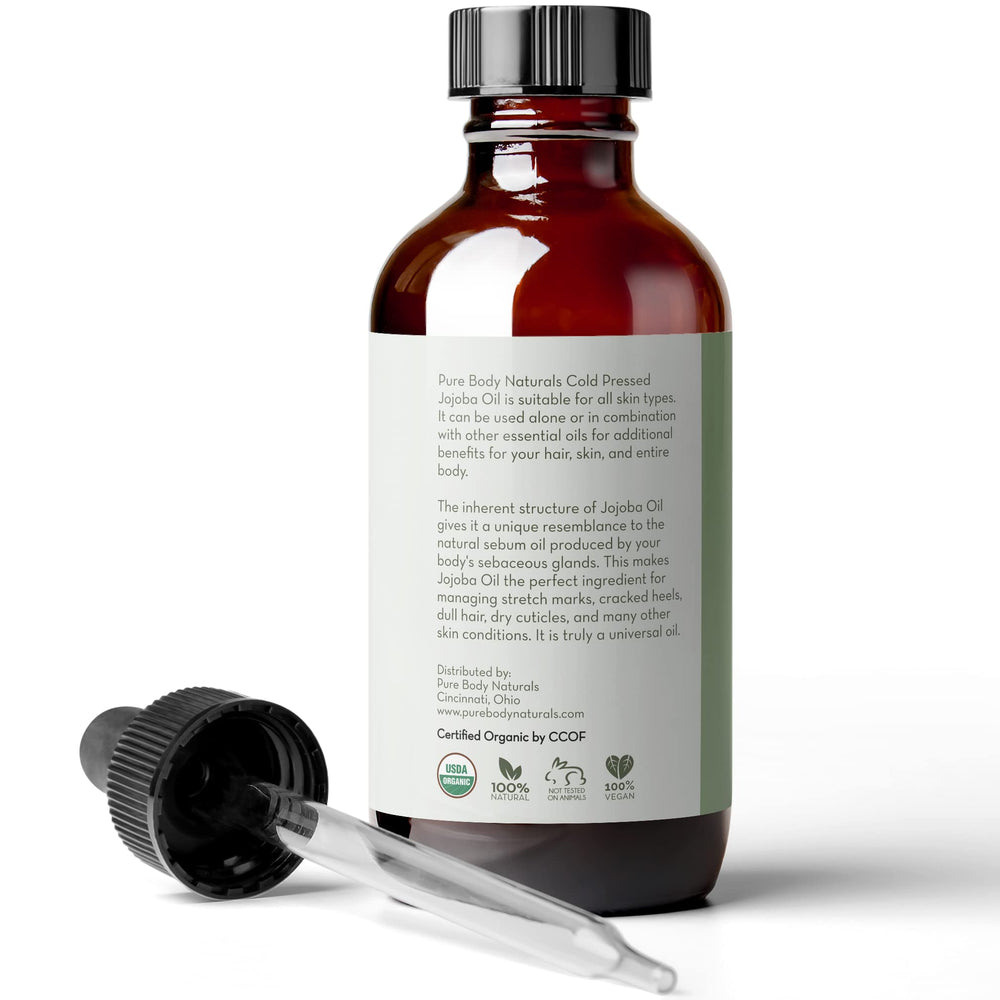 Aceite de Jojoba Pure Body Naturals como bálsamo labial.