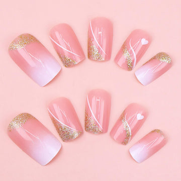 Puyokinm manos con uñas postizas para realzar manicura rápida en eventos.