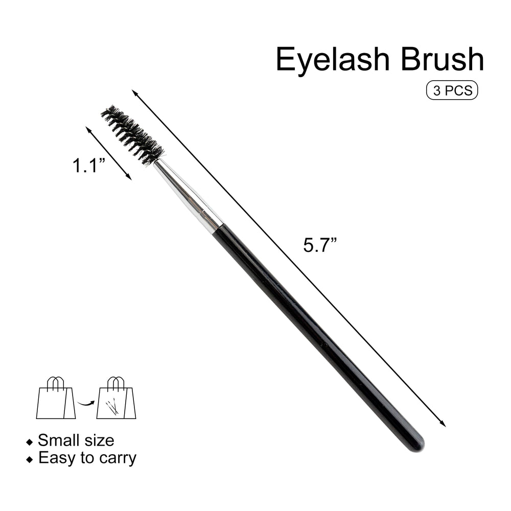 Brocha para cejas Quacc de precisión, ideal para peinar y definir.