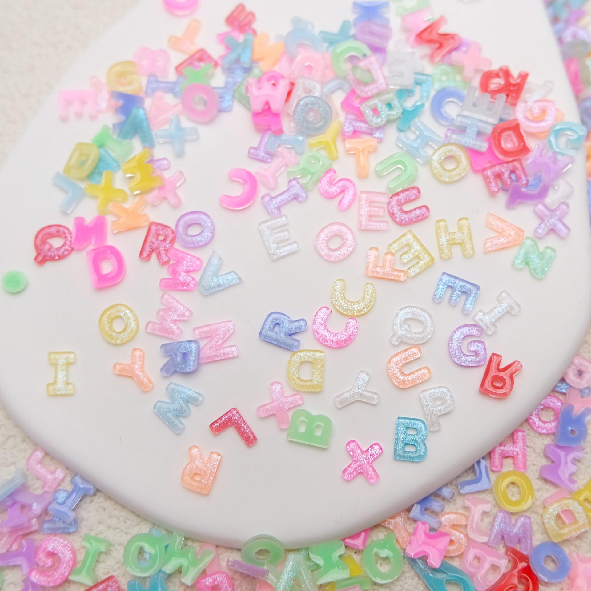Quezadyl detalles letras resina para uñas y ideas de diseño