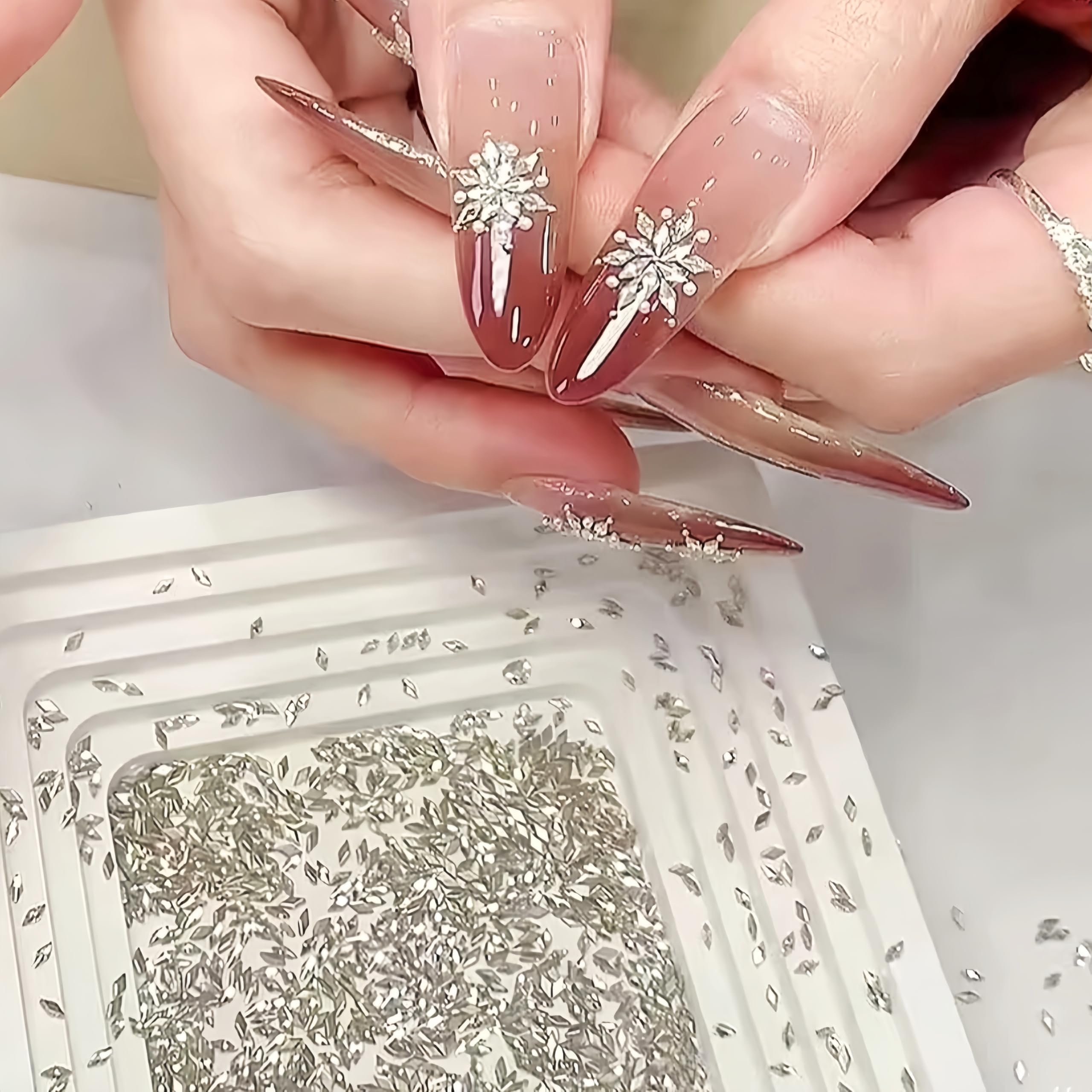 Piezas uñas Quezadyl 3D rhombicos zircon para manicura casera