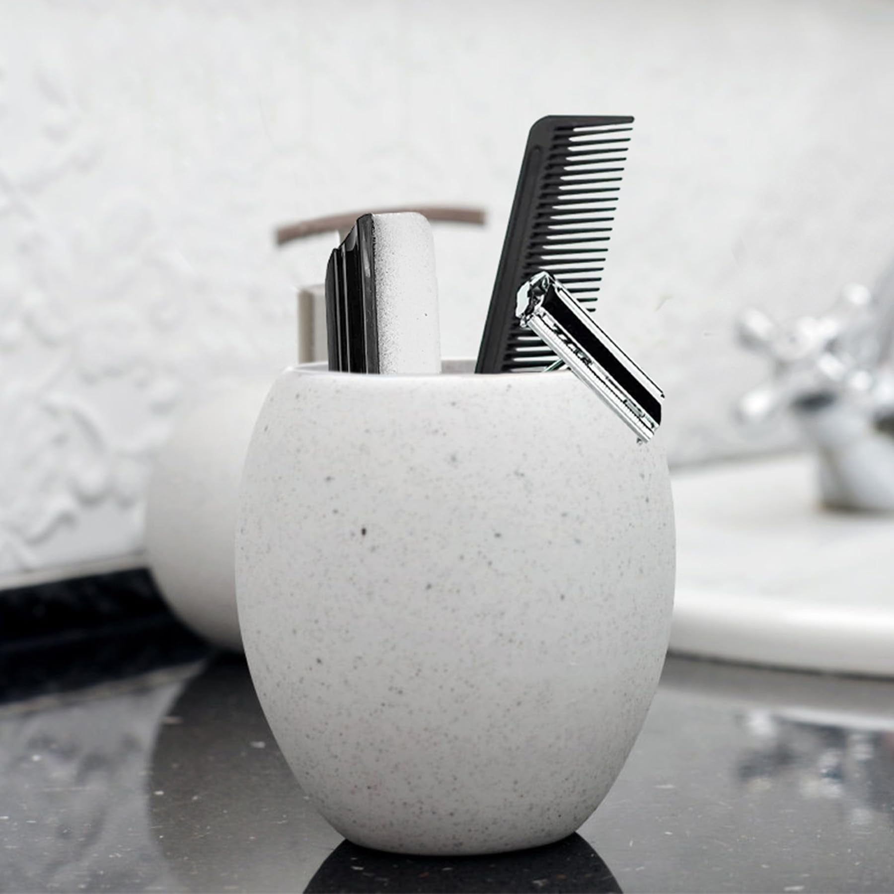 Cepillo de barba quskay, material resistente de polipropileno para uso prolongado.