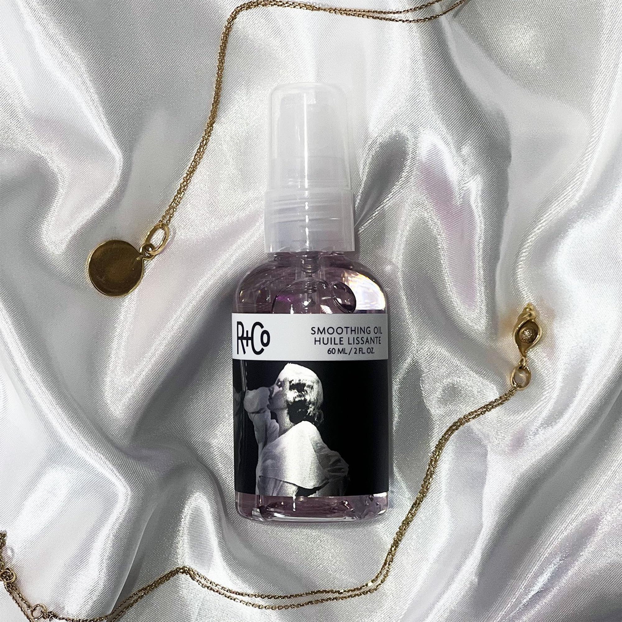 R+Co Aceite Alisador textura ligera que no pesa el cabello