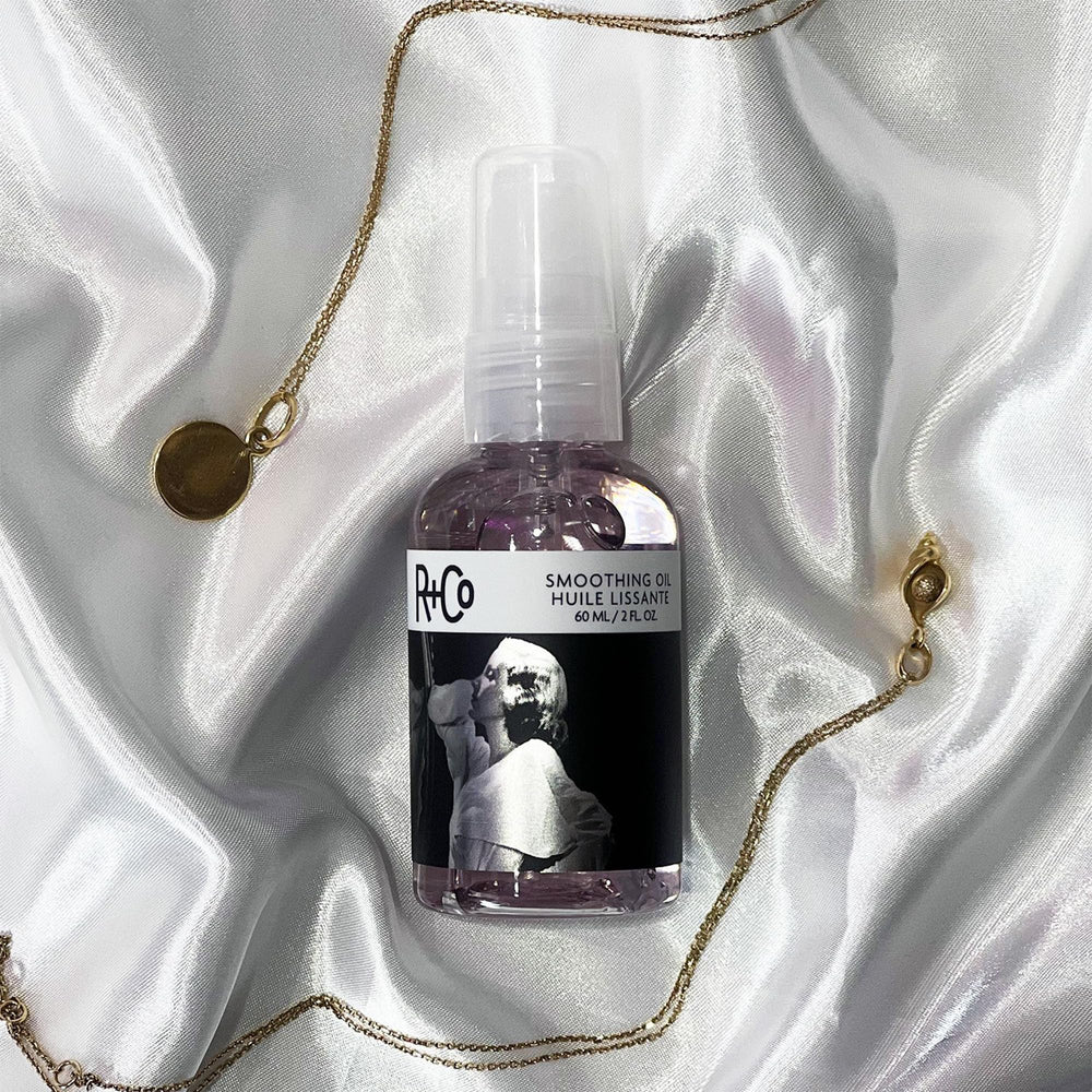 R+Co Aceite Alisador textura ligera que no pesa el cabello