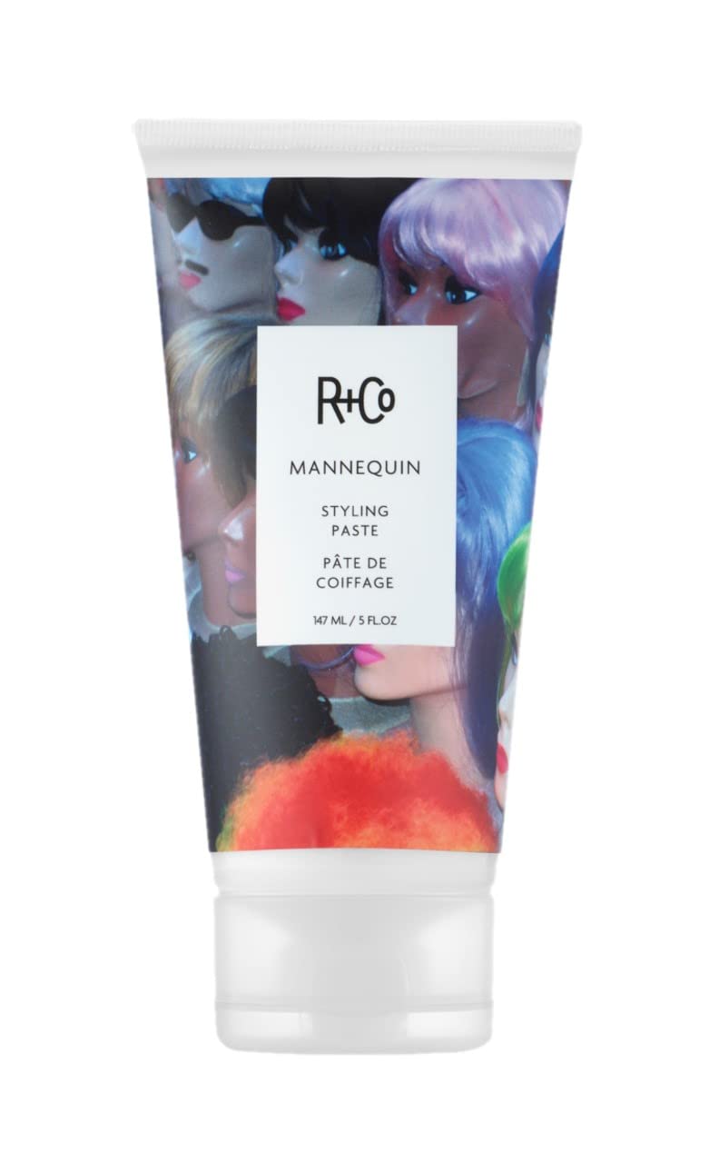 R+Co Mannequin Pâte coiffage-matte offrant tenue durable et mouvement naturel.