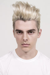 R+Co Motorcycle Gel, texture lisse, volume et brillance discrète.