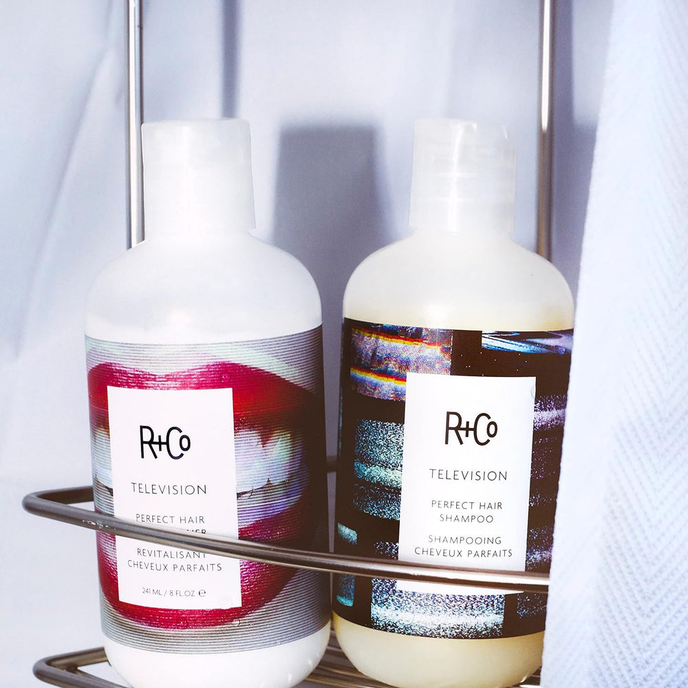 R+Co Television cabello con brillo natural y mayor suavidad
