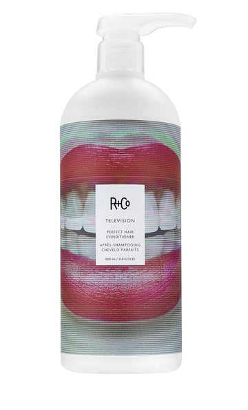 R+Co Televisión acondicionador en botella de 1000 ml para cuerpo y brillo.