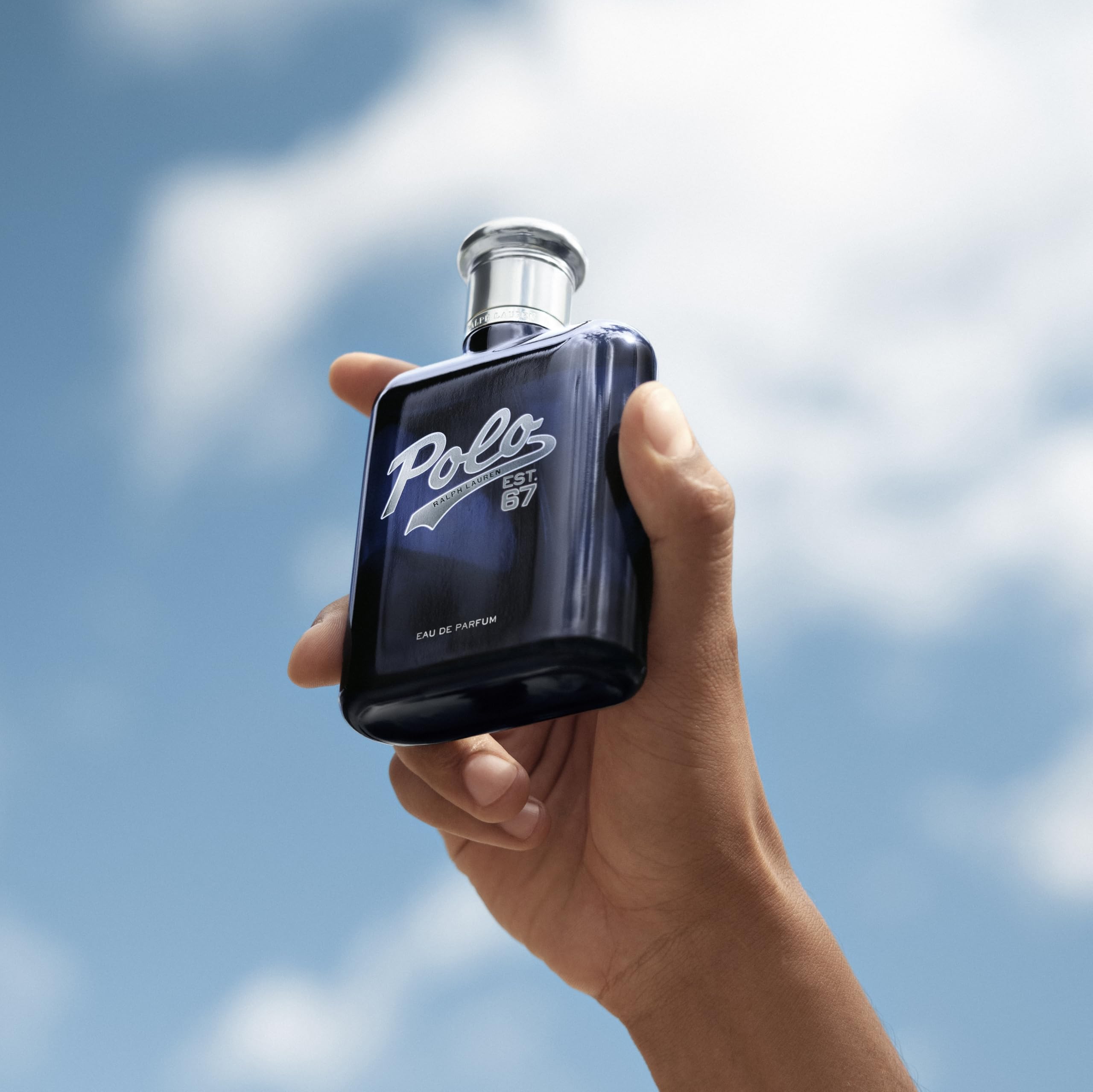 Polo 67 nota benzoin, fondo cálido y suave.