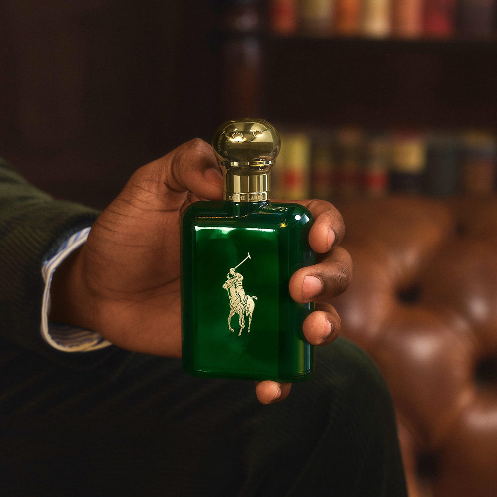 Polo de Ralph Lauren: rociado en puntos de pulso ofrece presencia duradera.
