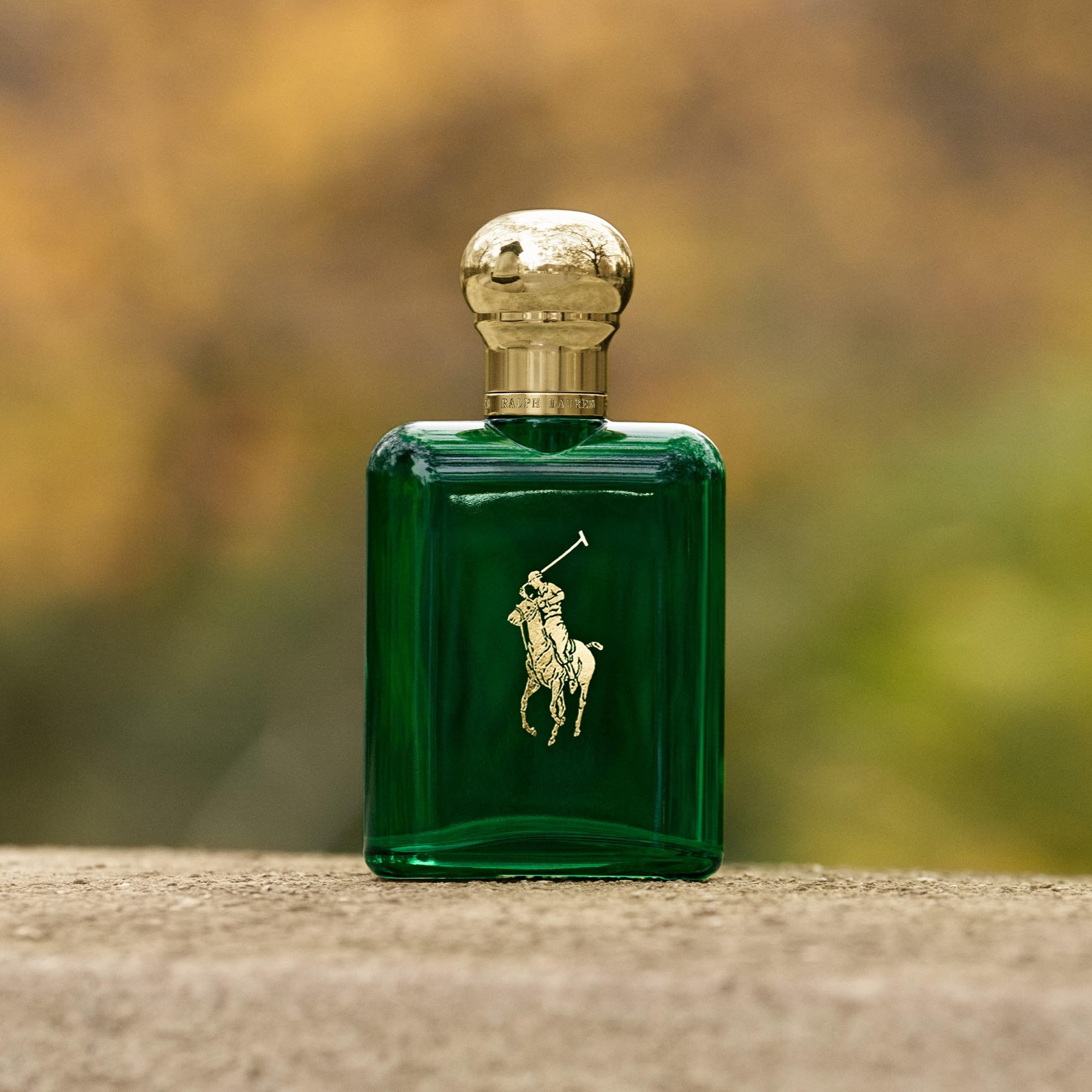 Polo de Ralph Lauren: aroma envolvente ideal para salidas nocturnas.