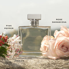 Ralph Lauren Romance, tapa de fragancia, aplicación precisa y elegante.
