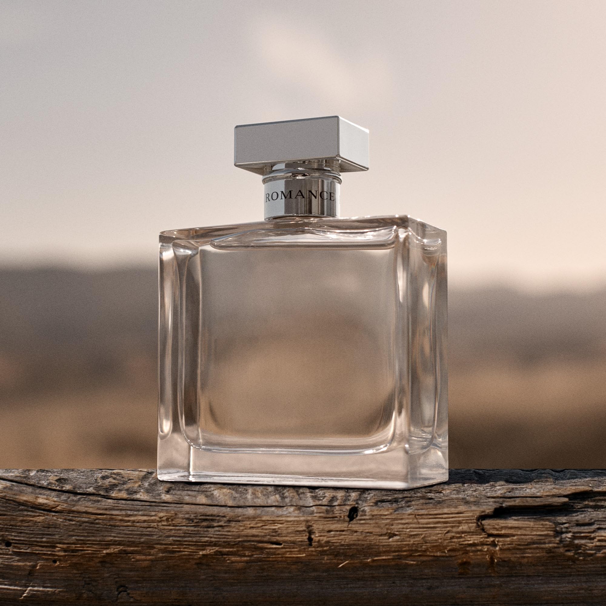 Ralph Lauren Romance: vidrio elegante que refleja lujo en cada uso.