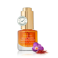 RANAVAT BOTANICS suero iluminador de azafrán frente al frasco, aporta luminosidad suave.