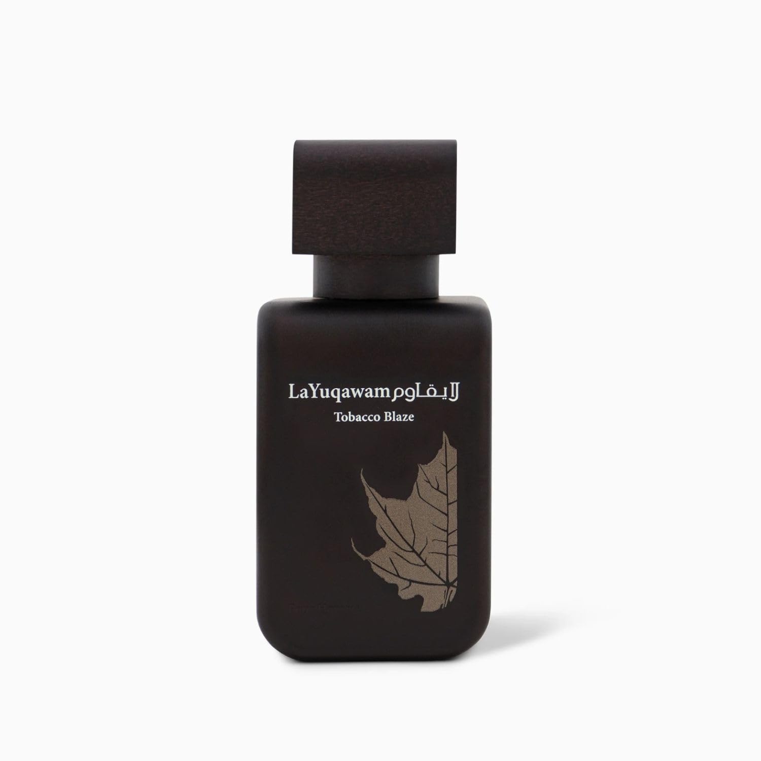 Rasasi La Yuqawam Tobacco Blaze: enfoque en la tapa, estilo moderno y premium.